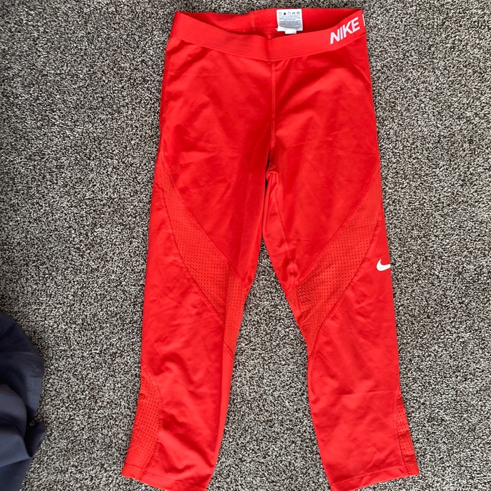 Red crop Nike pro leggings